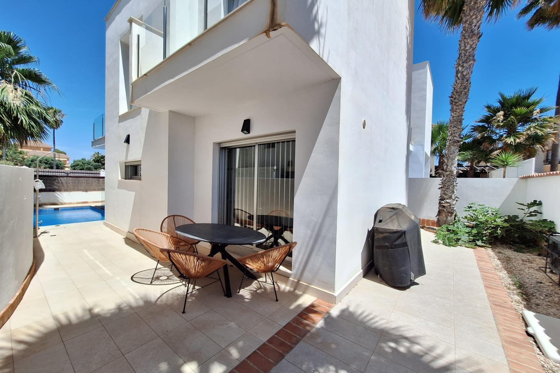 Herverkoop - Villa -
Torrevieja - Los Frutales
