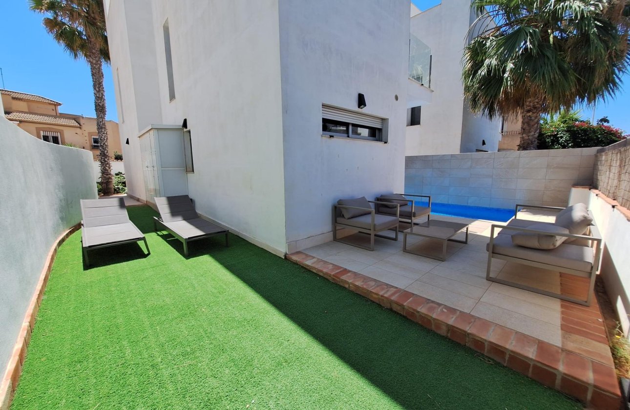 Herverkoop - Villa -
Torrevieja - Los Frutales