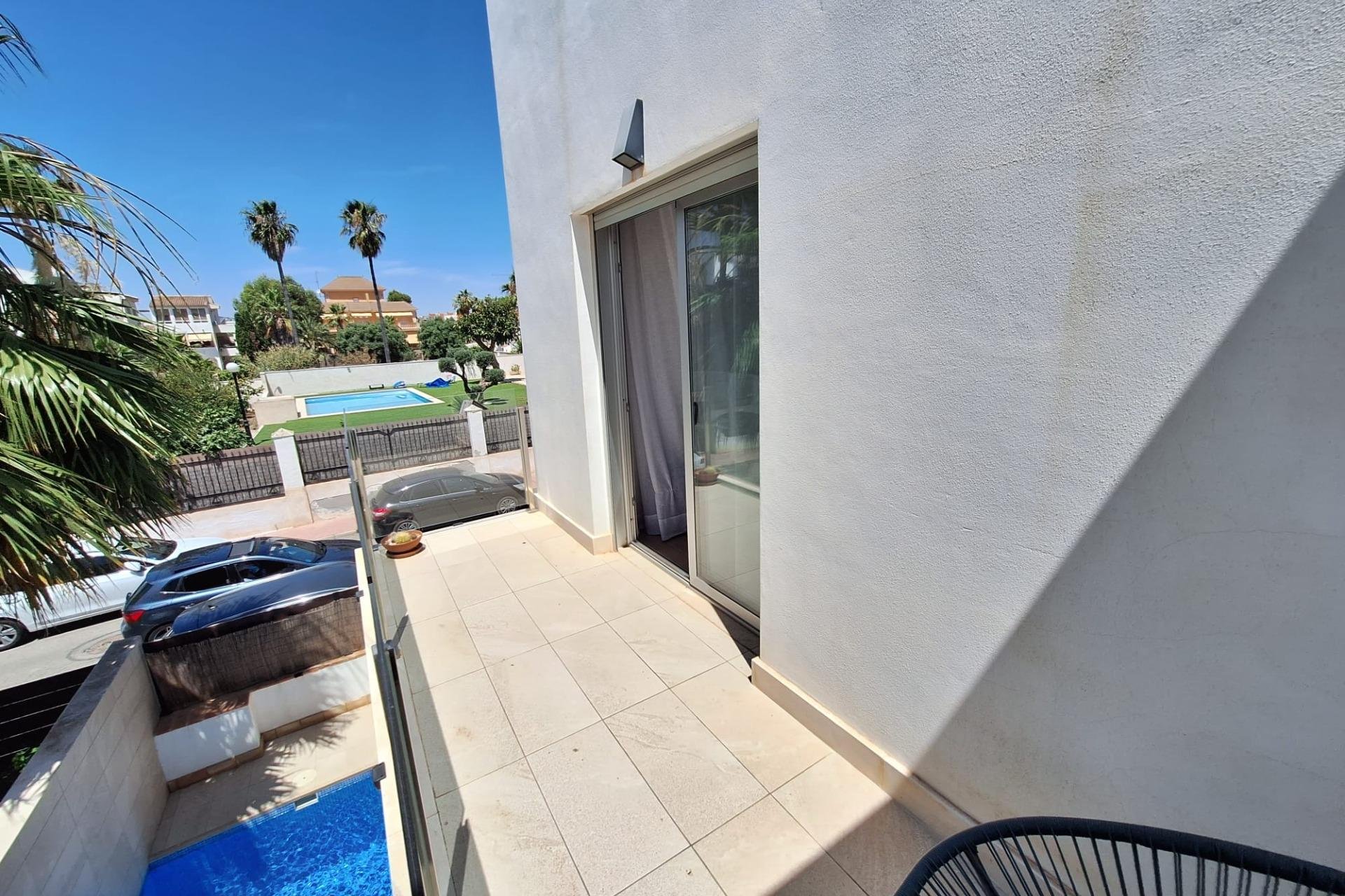Herverkoop - Villa -
Torrevieja - Los Frutales