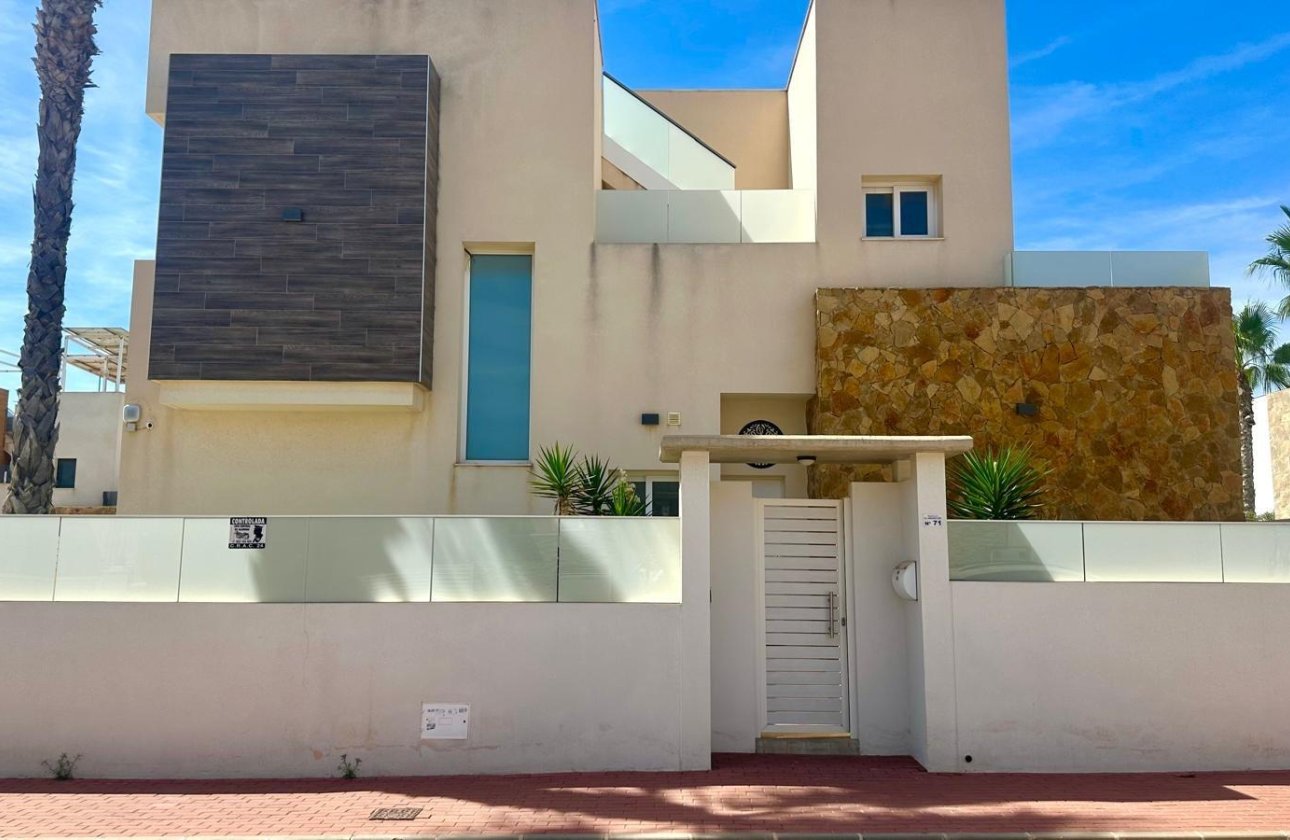 Herverkoop - Villa -
Torrevieja - Miramar - Torre Del Moro