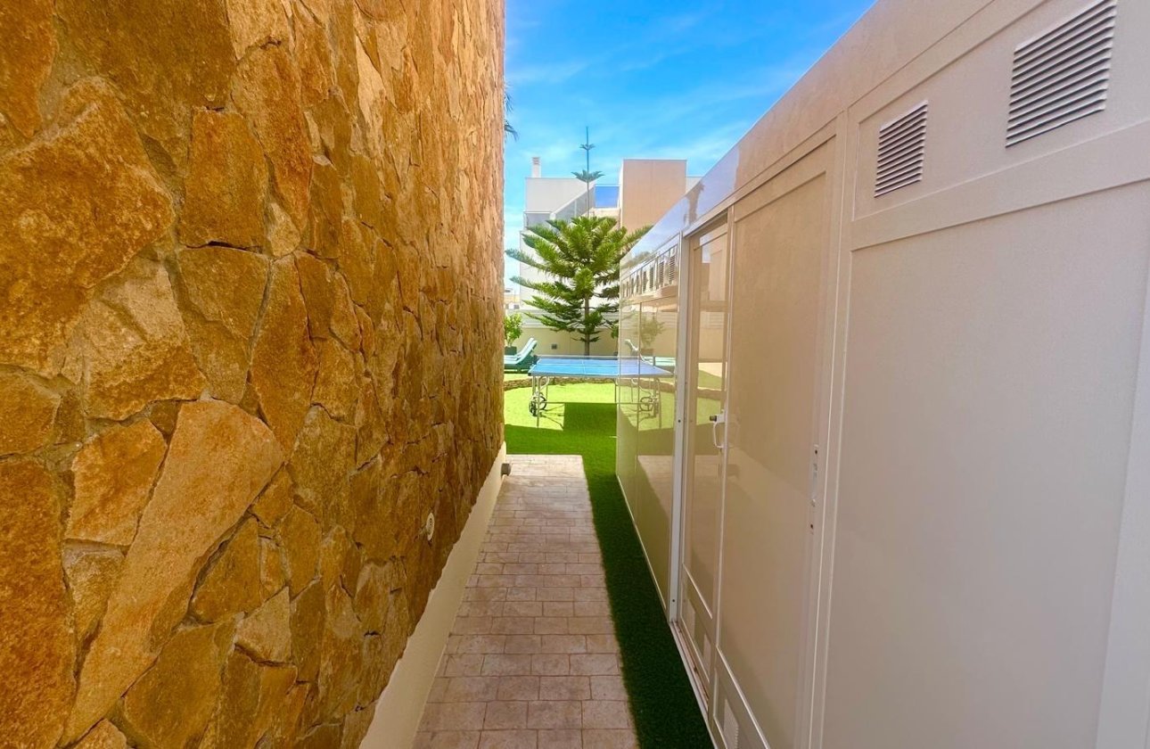 Herverkoop - Villa -
Torrevieja - Miramar - Torre Del Moro