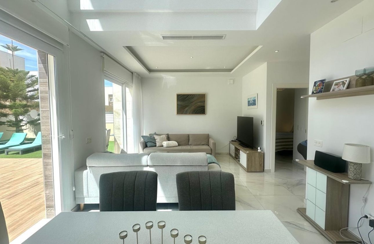 Herverkoop - Villa -
Torrevieja - Miramar - Torre Del Moro