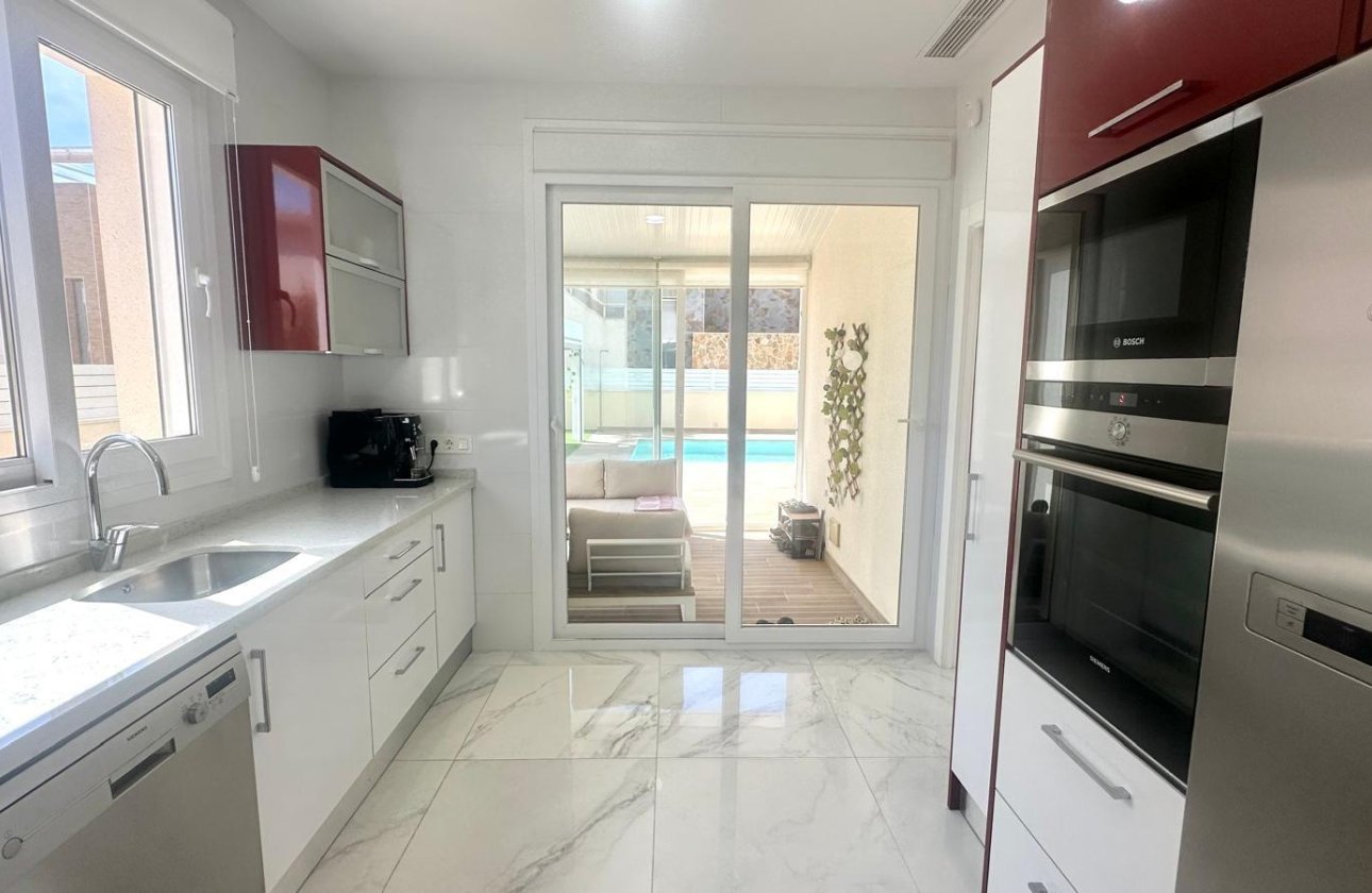 Herverkoop - Villa -
Torrevieja - Miramar - Torre Del Moro