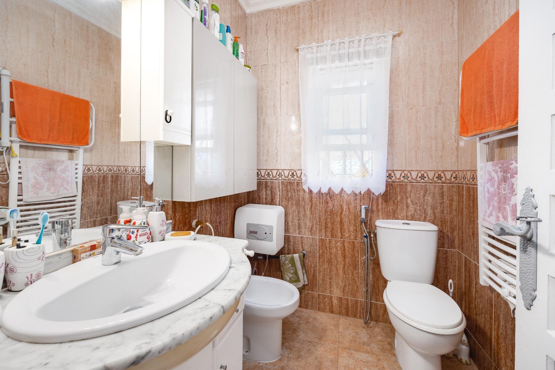 Herverkoop - Villa -
Torrevieja - Playa de los Locos