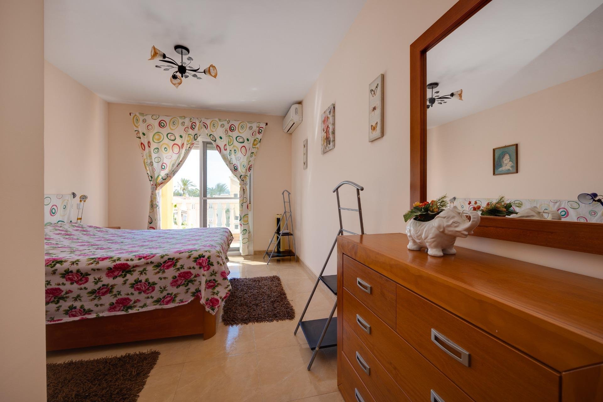 Herverkoop - Villa -
Torrevieja - Playa de los Locos