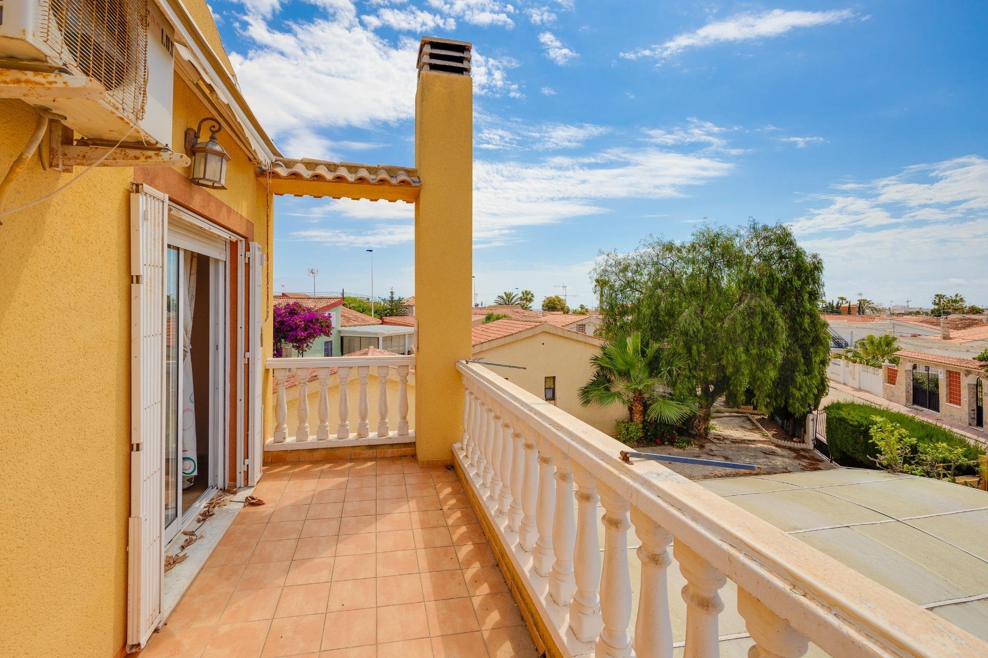 Herverkoop - Villa -
Torrevieja - Playa de los Locos