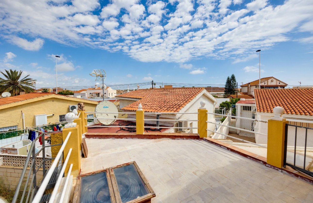 Herverkoop - Villa -
Torrevieja - Playa de los Locos