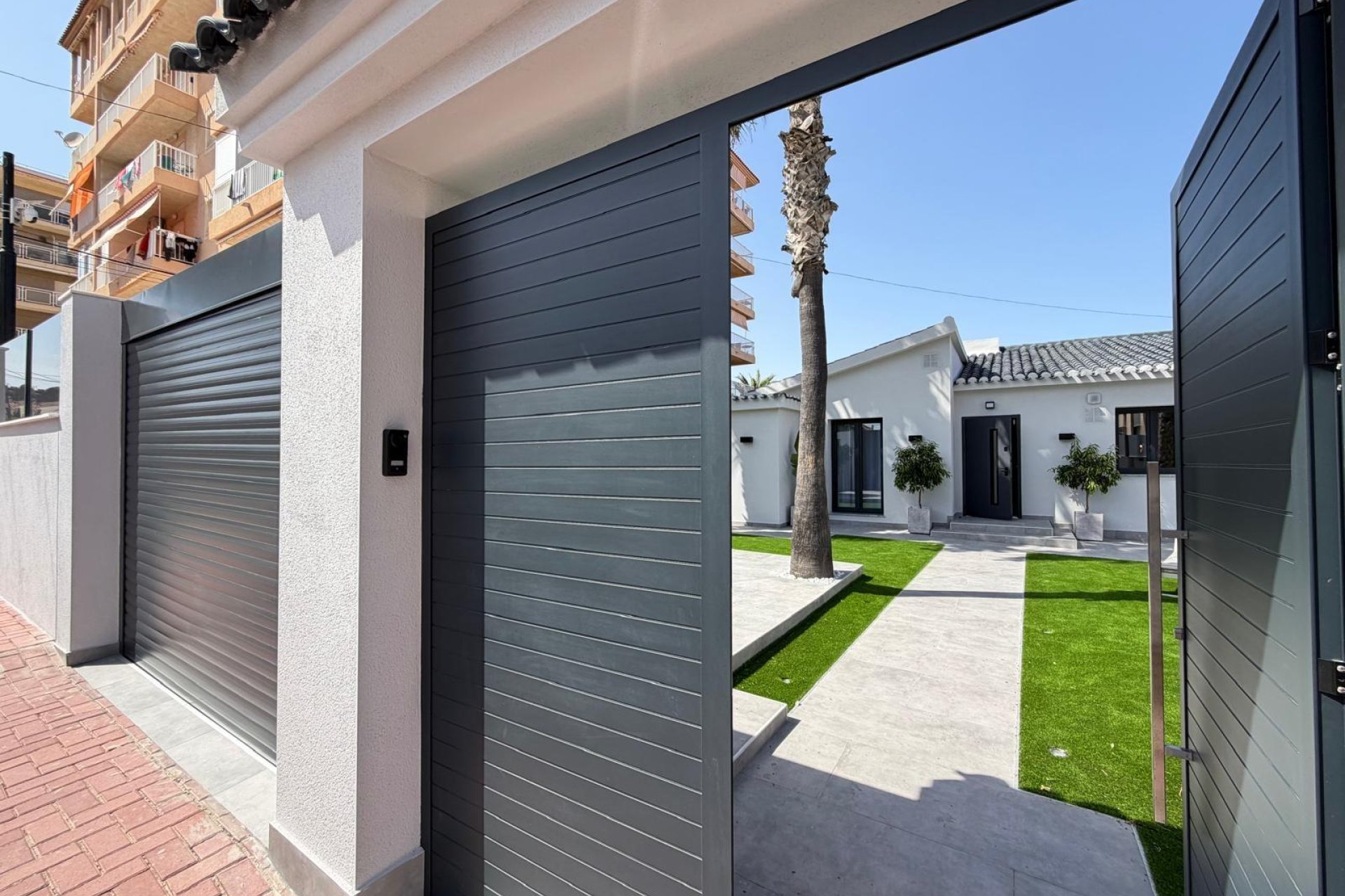Herverkoop - Villa -
Torrevieja - Punta Prima