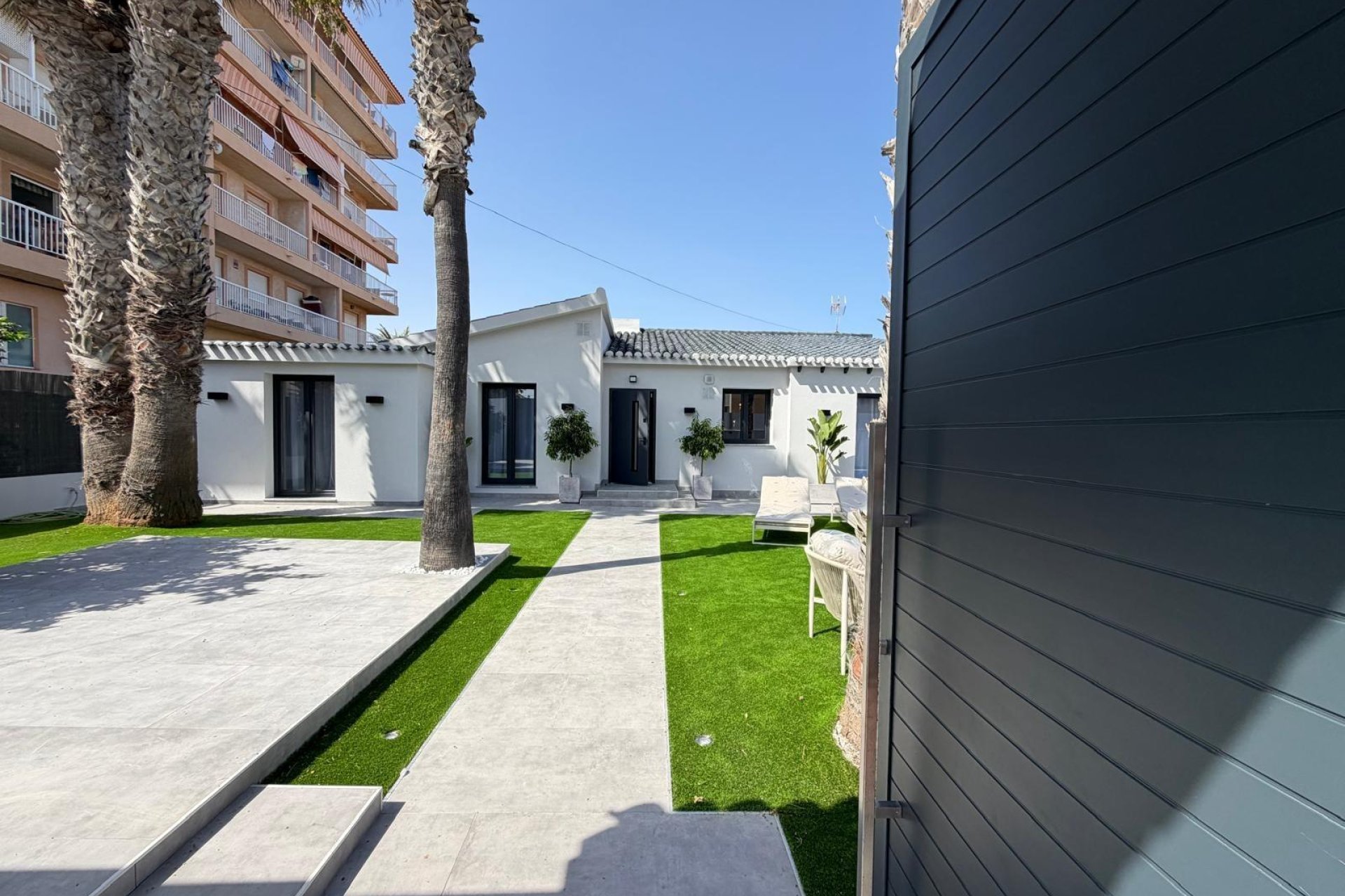 Herverkoop - Villa -
Torrevieja - Punta Prima