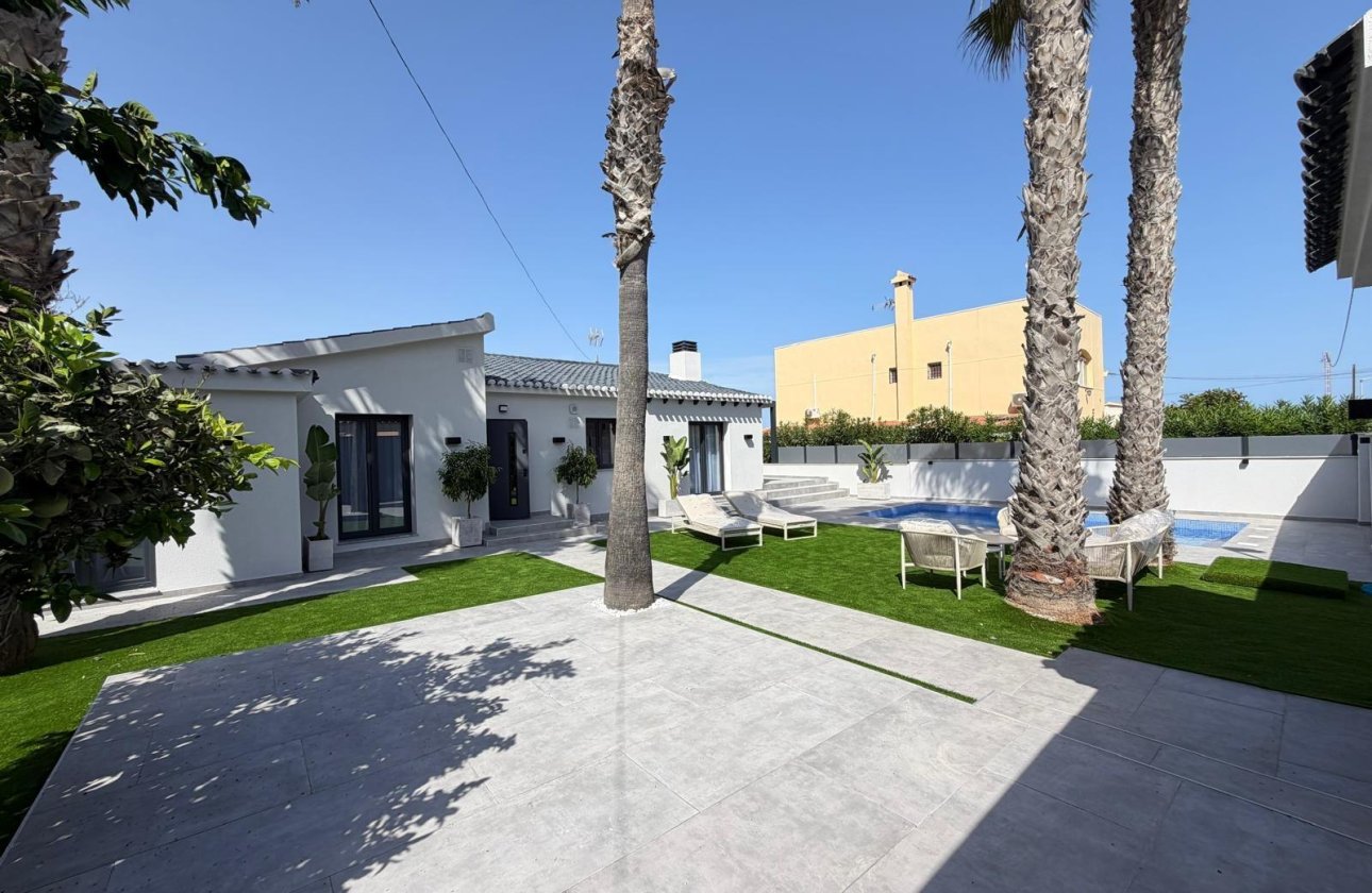 Herverkoop - Villa -
Torrevieja - Punta Prima