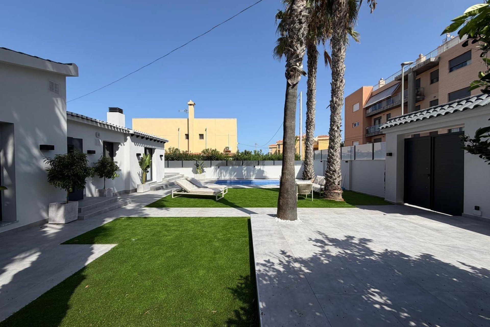 Herverkoop - Villa -
Torrevieja - Punta Prima