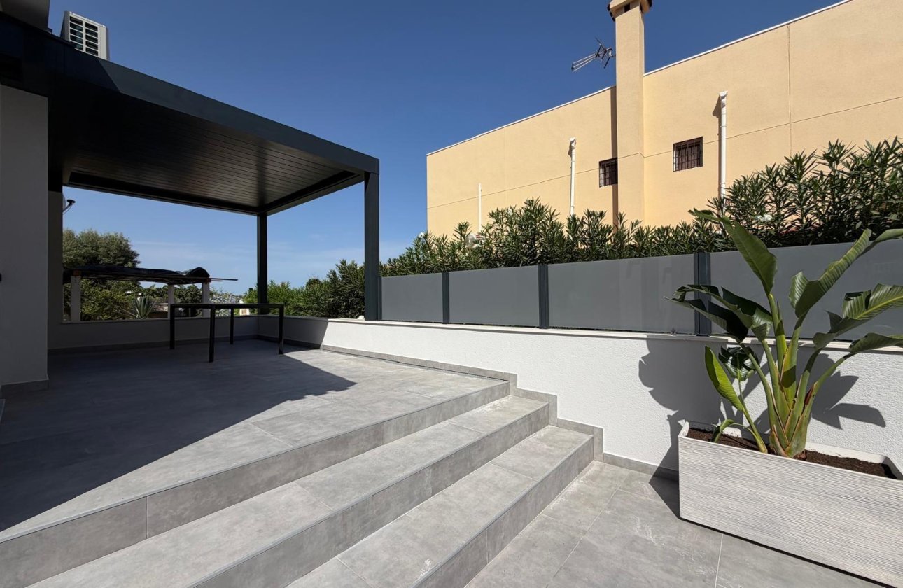 Herverkoop - Villa -
Torrevieja - Punta Prima
