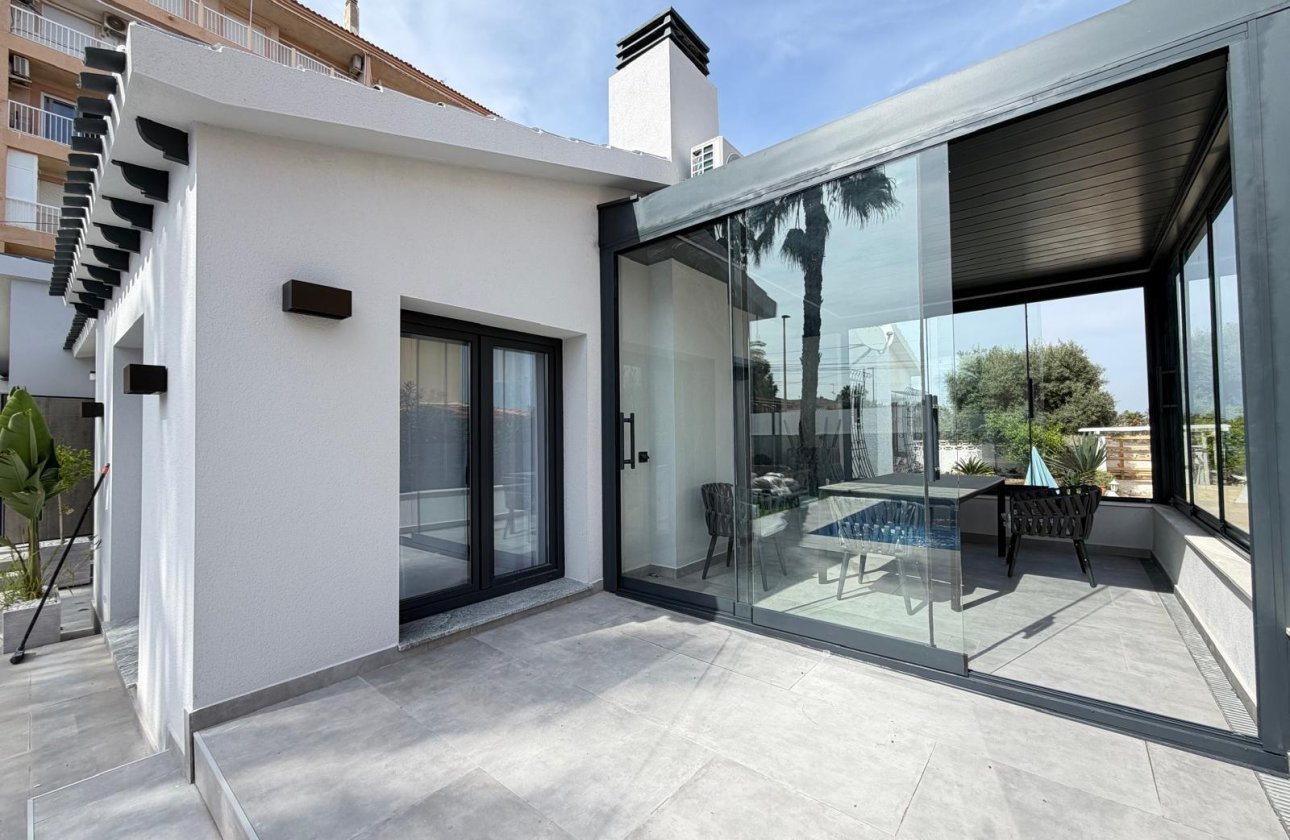 Herverkoop - Villa -
Torrevieja - Punta Prima