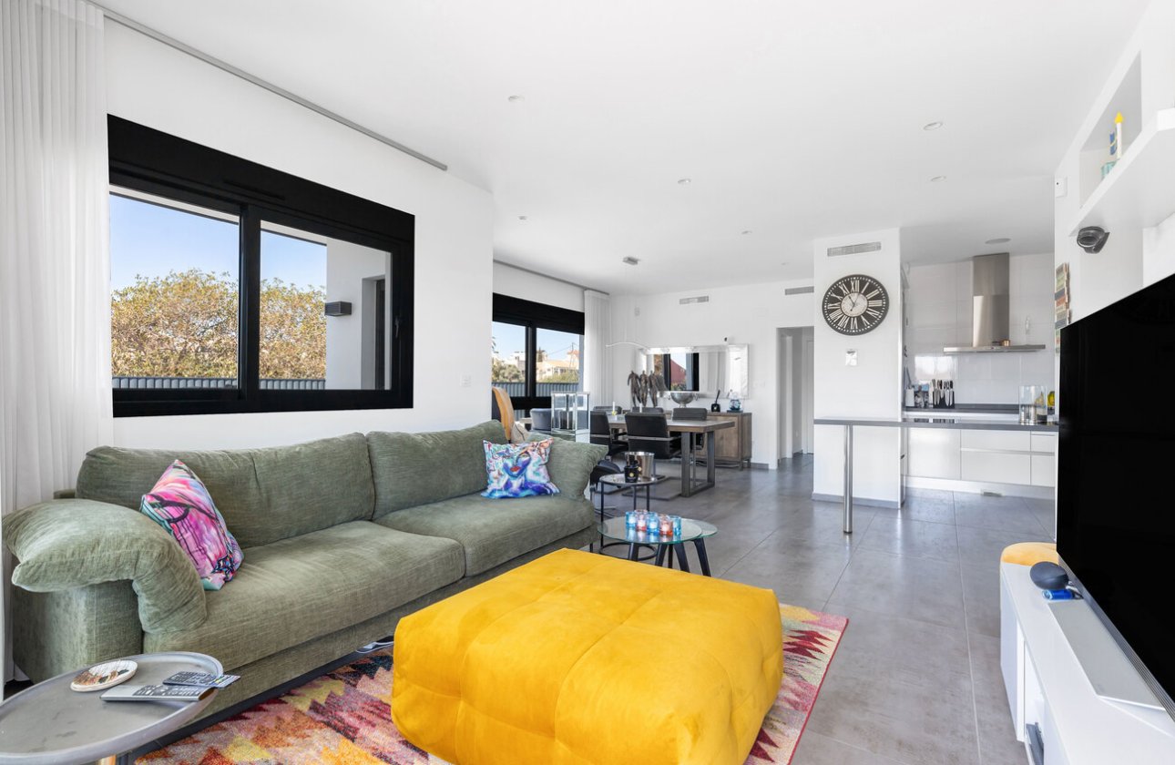 Herverkoop - Villa -
Torrevieja - Rosaleda