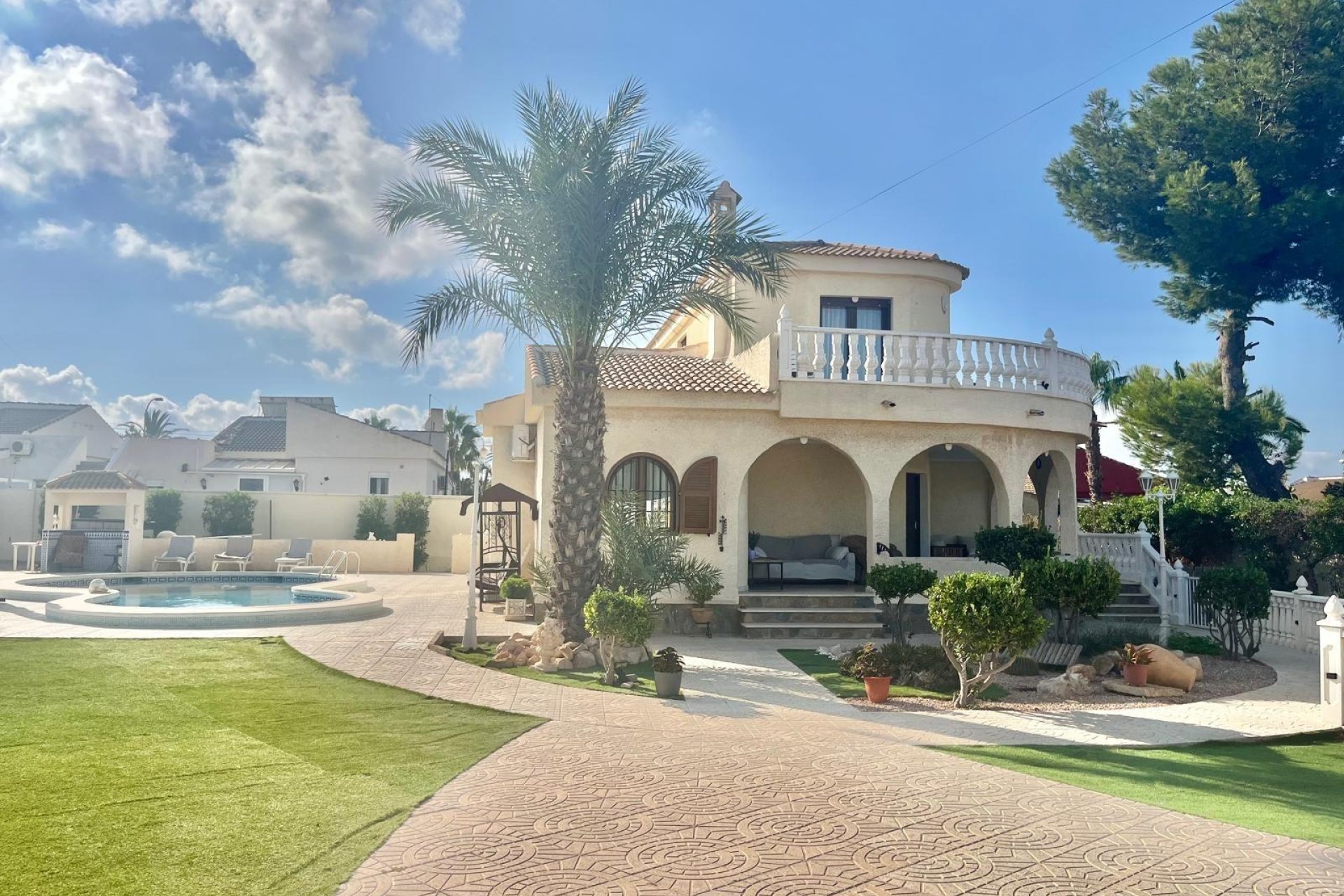 Herverkoop - Villa -
Torrevieja - San Luis