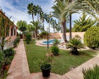 Herverkoop - Villa -
Torrevieja - San Luis