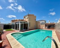Herverkoop - Villa -
Torrevieja - San Luis