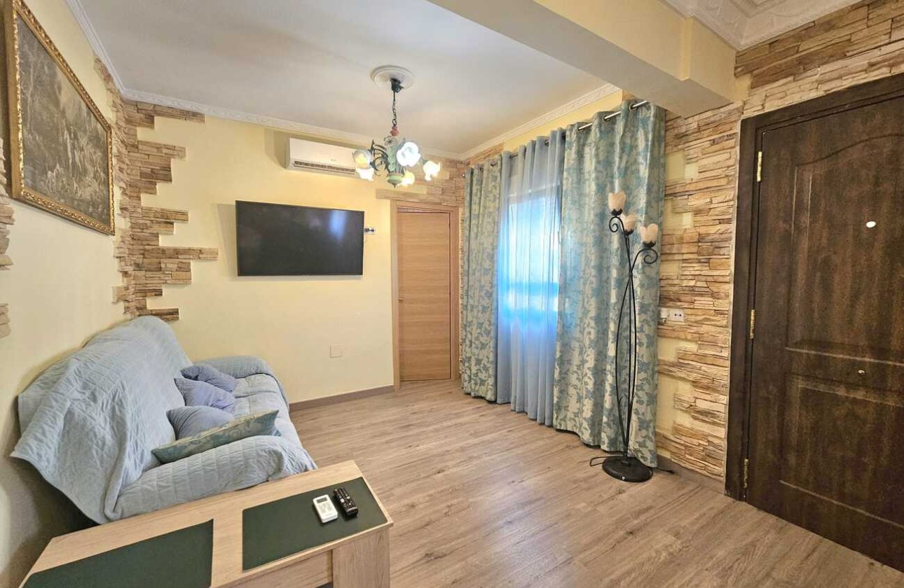 Herverkoop - Villa -
Torrevieja - Torre Del Moro