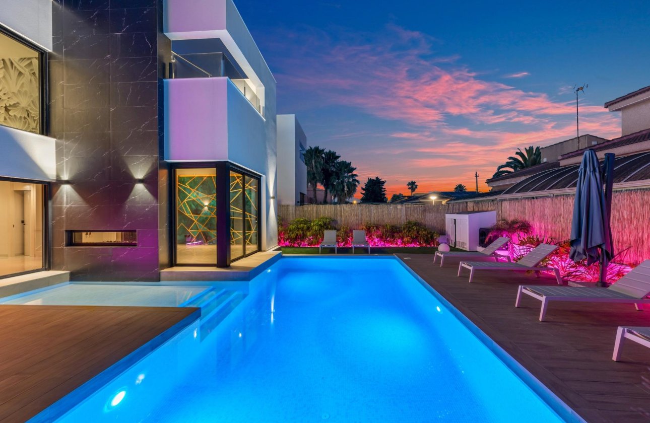 Herverkoop - Villa -
Torrevieja - Torreta Florida