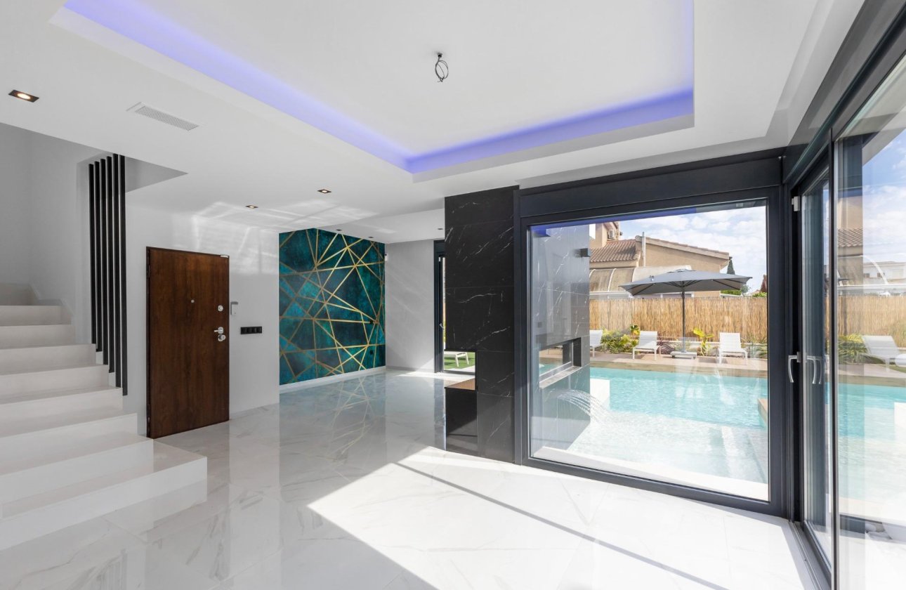 Herverkoop - Villa -
Torrevieja - Torreta Florida