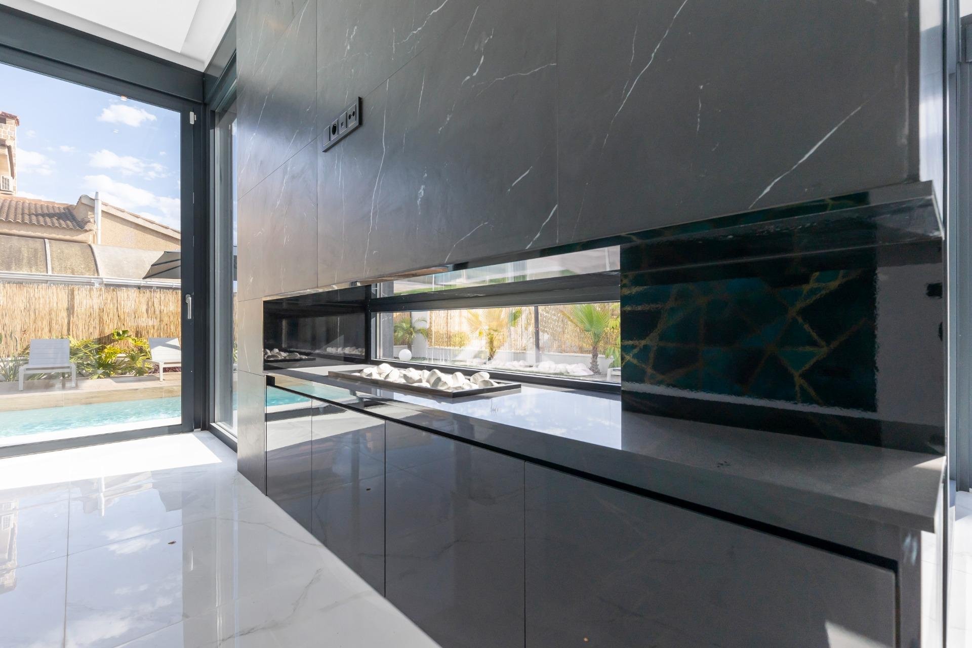 Herverkoop - Villa -
Torrevieja - Torreta Florida