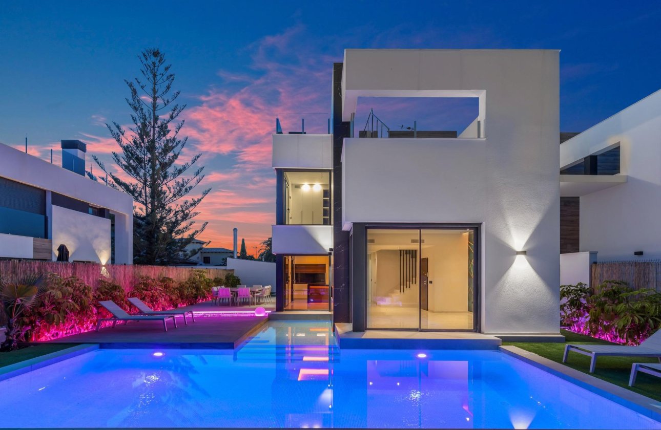 Herverkoop - Villa -
Torrevieja - Torreta Florida