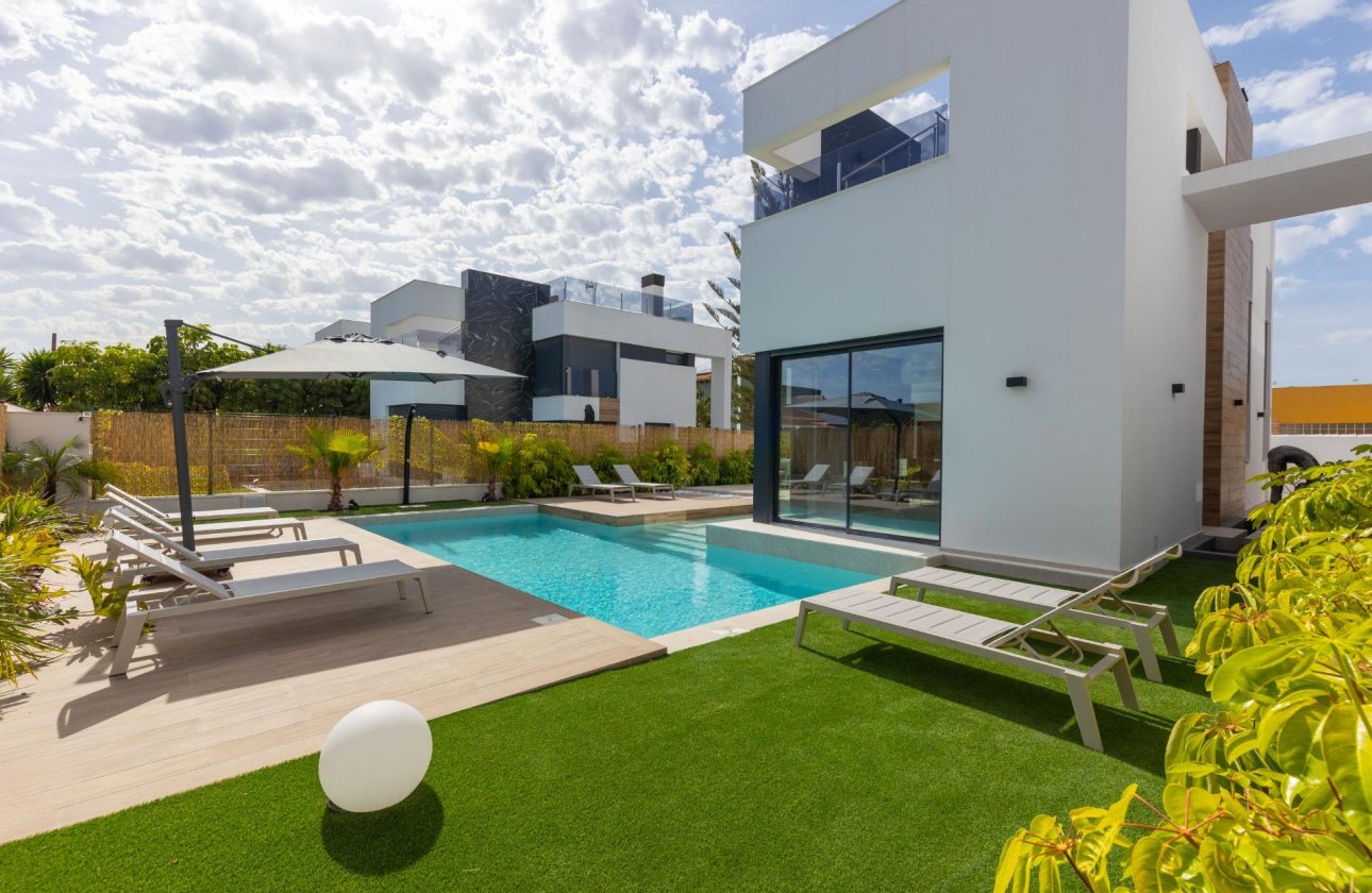 Herverkoop - Villa -
Torrevieja - Torreta Florida