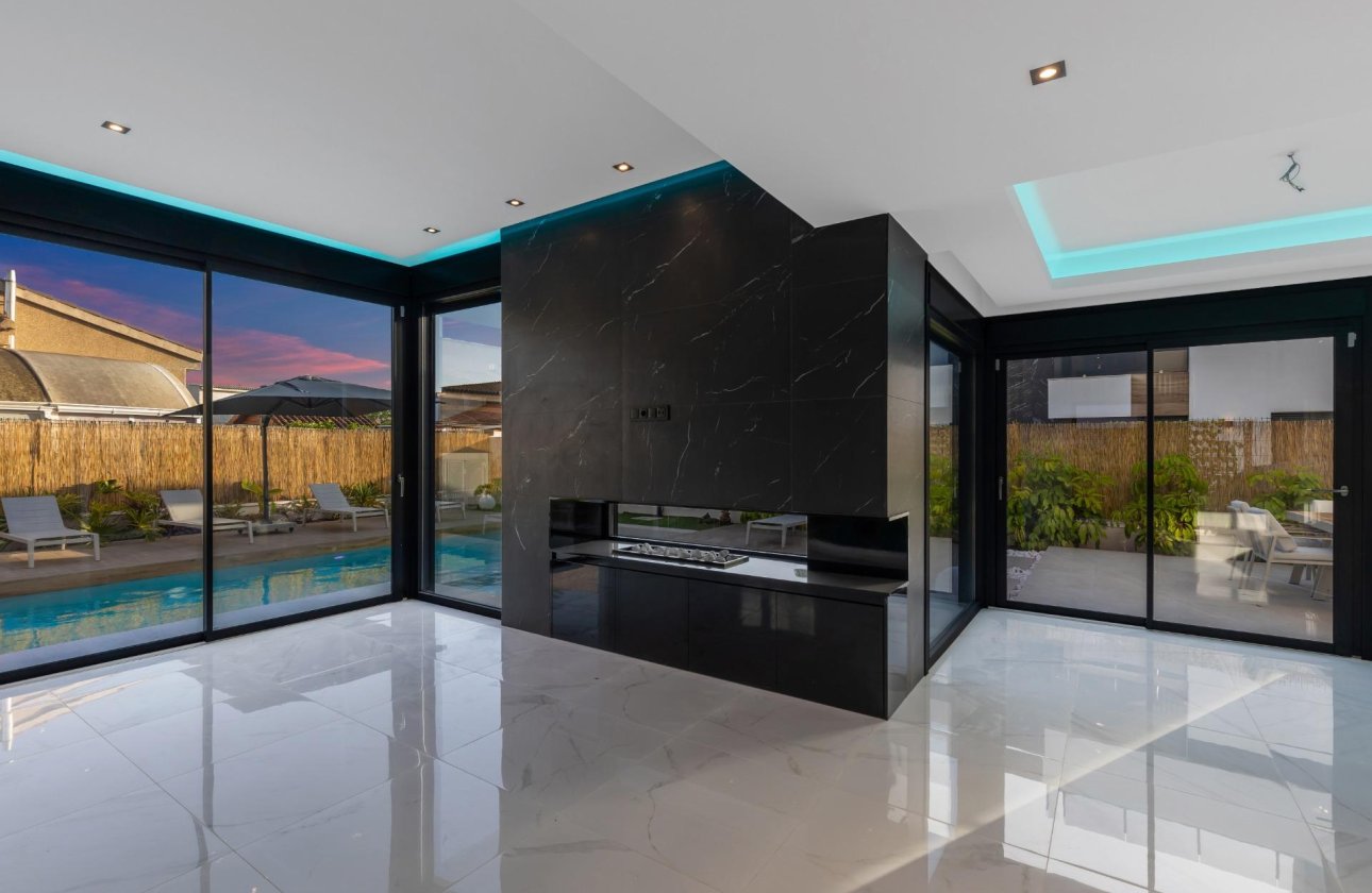 Herverkoop - Villa -
Torrevieja - Torreta Florida