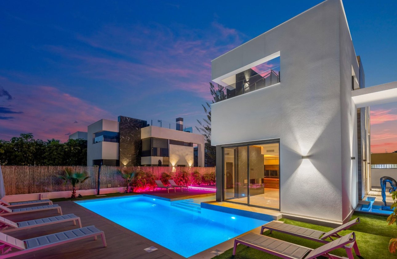 Herverkoop - Villa -
Torrevieja - Torreta Florida