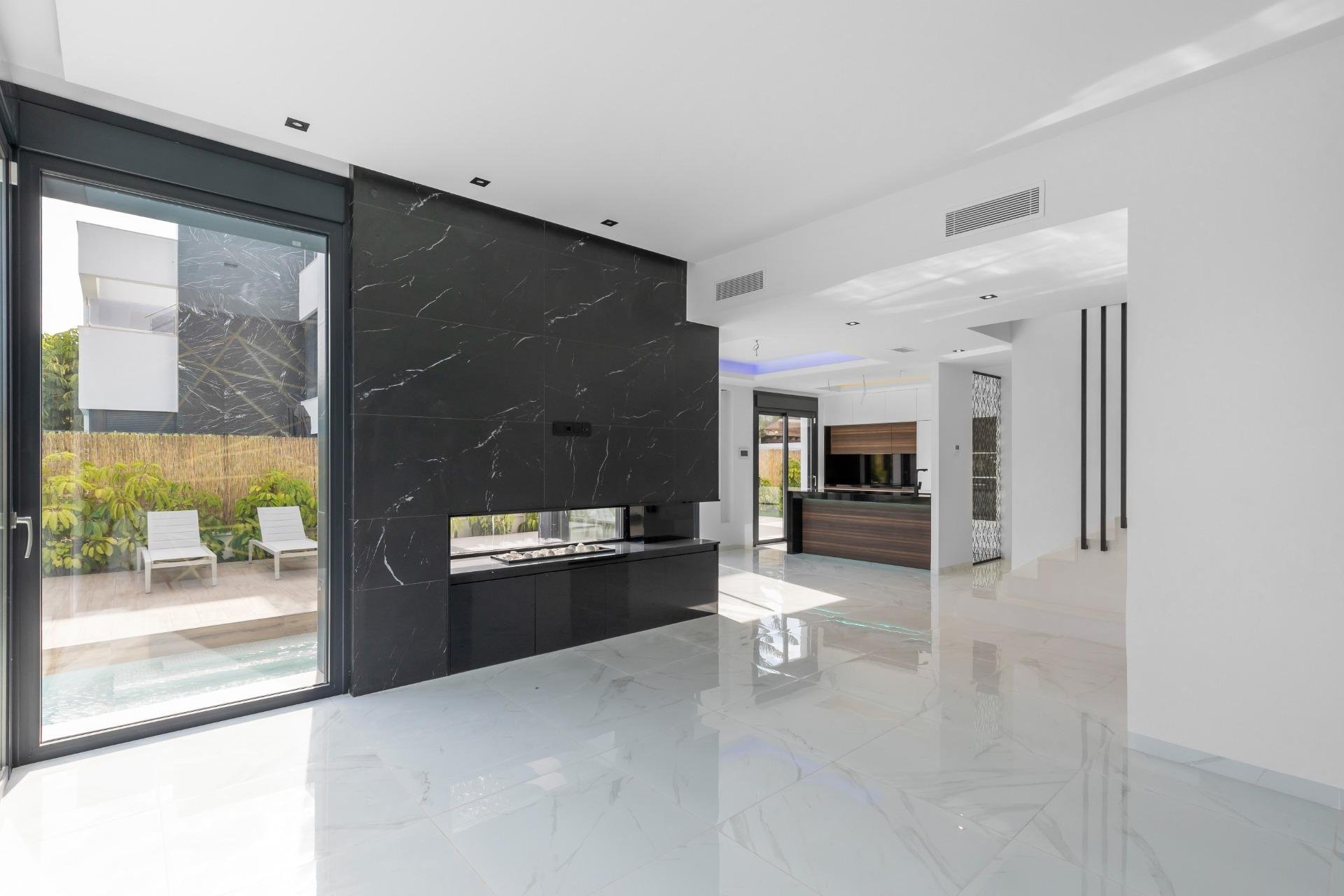 Herverkoop - Villa -
Torrevieja - Torreta Florida