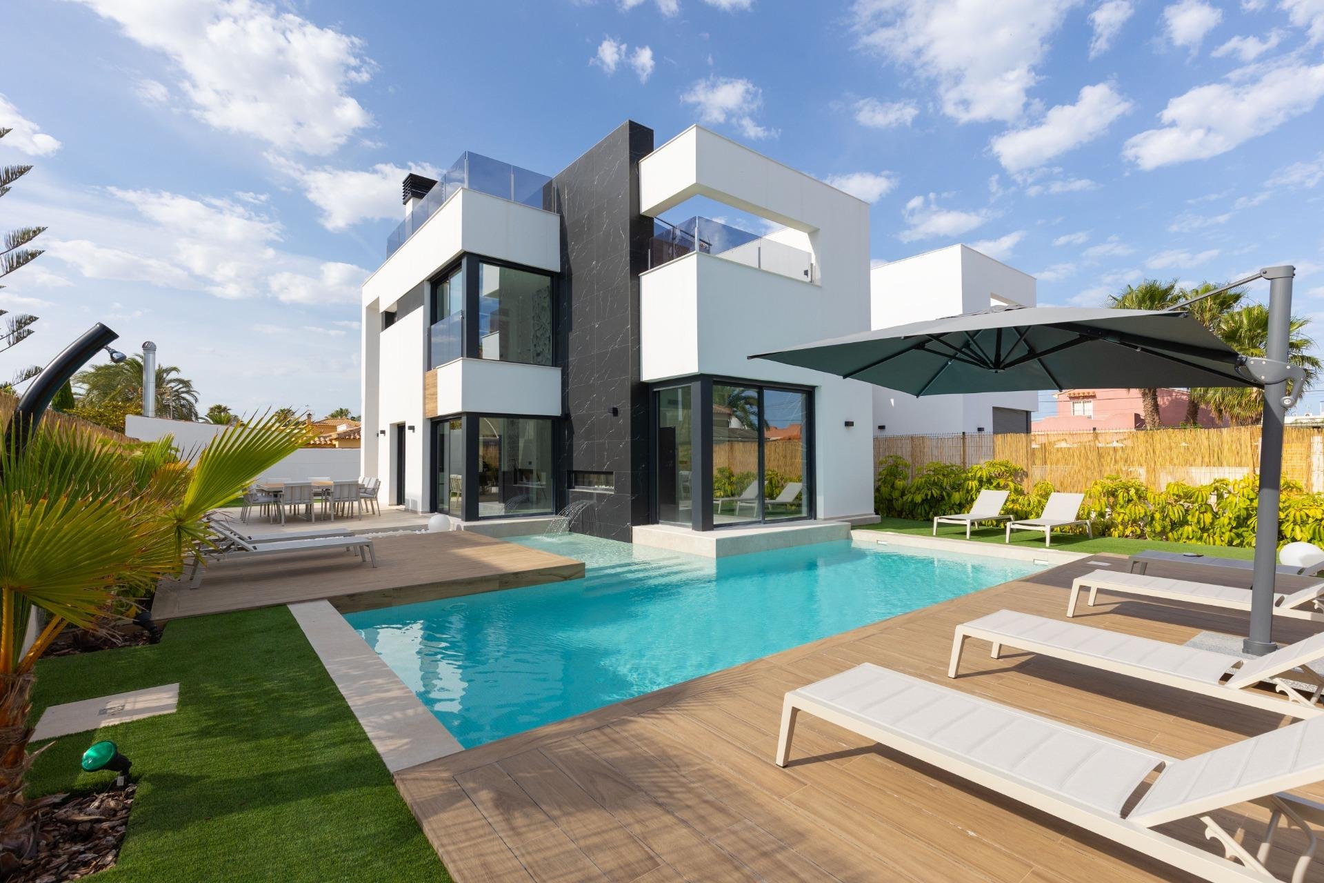Herverkoop - Villa -
Torrevieja - Torreta Florida