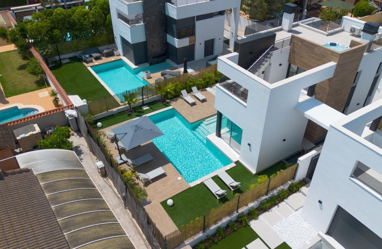 Herverkoop - Villa -
Torrevieja - Torreta Florida