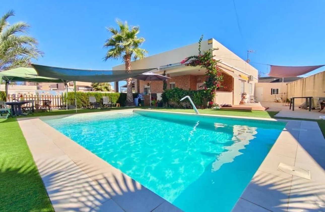 Herverkoop - Villa -
Torrevieja - Torreta Florida