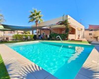Herverkoop - Villa -
Torrevieja - Torreta Florida