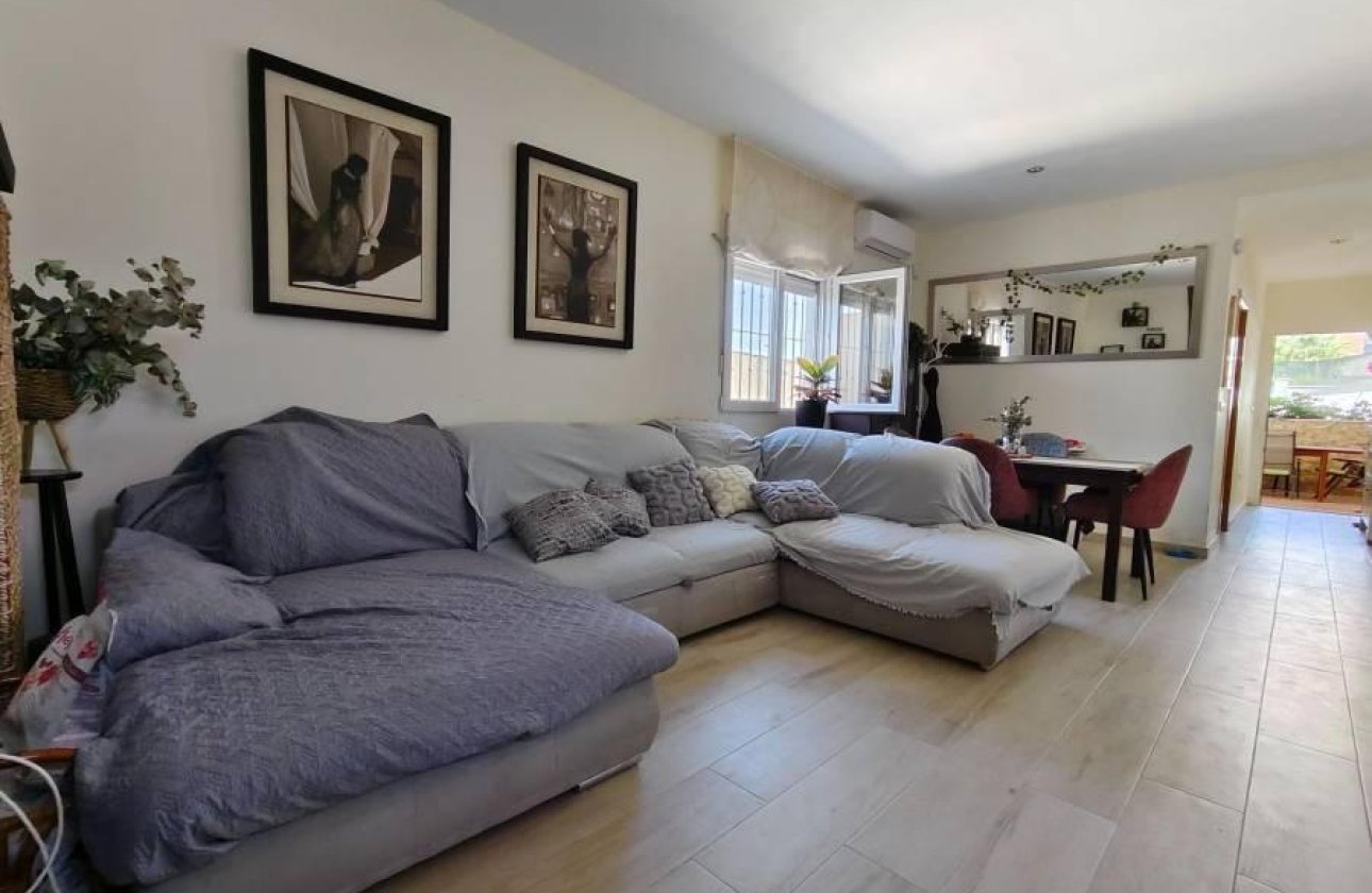 Herverkoop - Villa -
Torrevieja - Torreta Florida