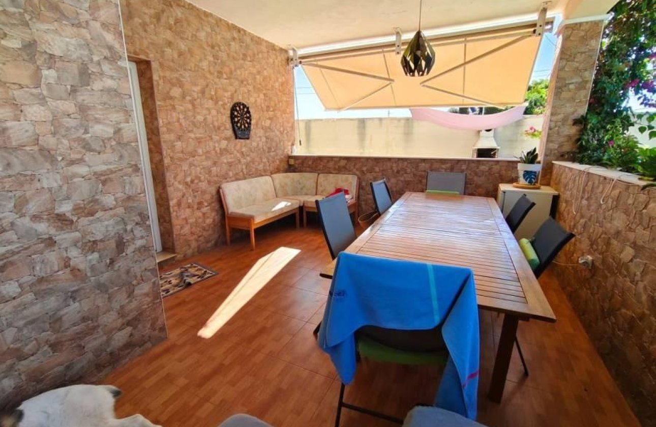 Herverkoop - Villa -
Torrevieja - Torreta Florida