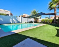 Herverkoop - Villa -
Torrevieja - Torreta Florida