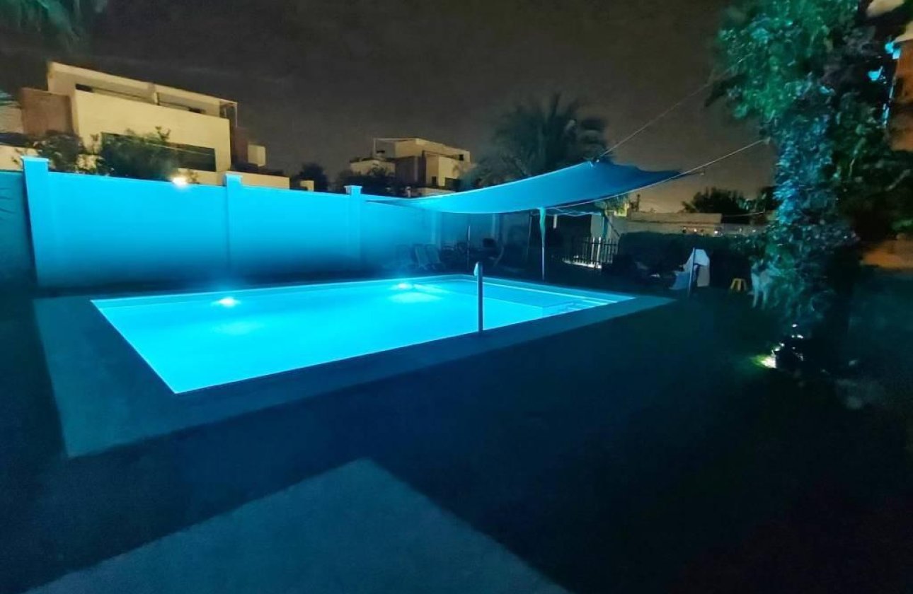 Herverkoop - Villa -
Torrevieja - Torreta Florida