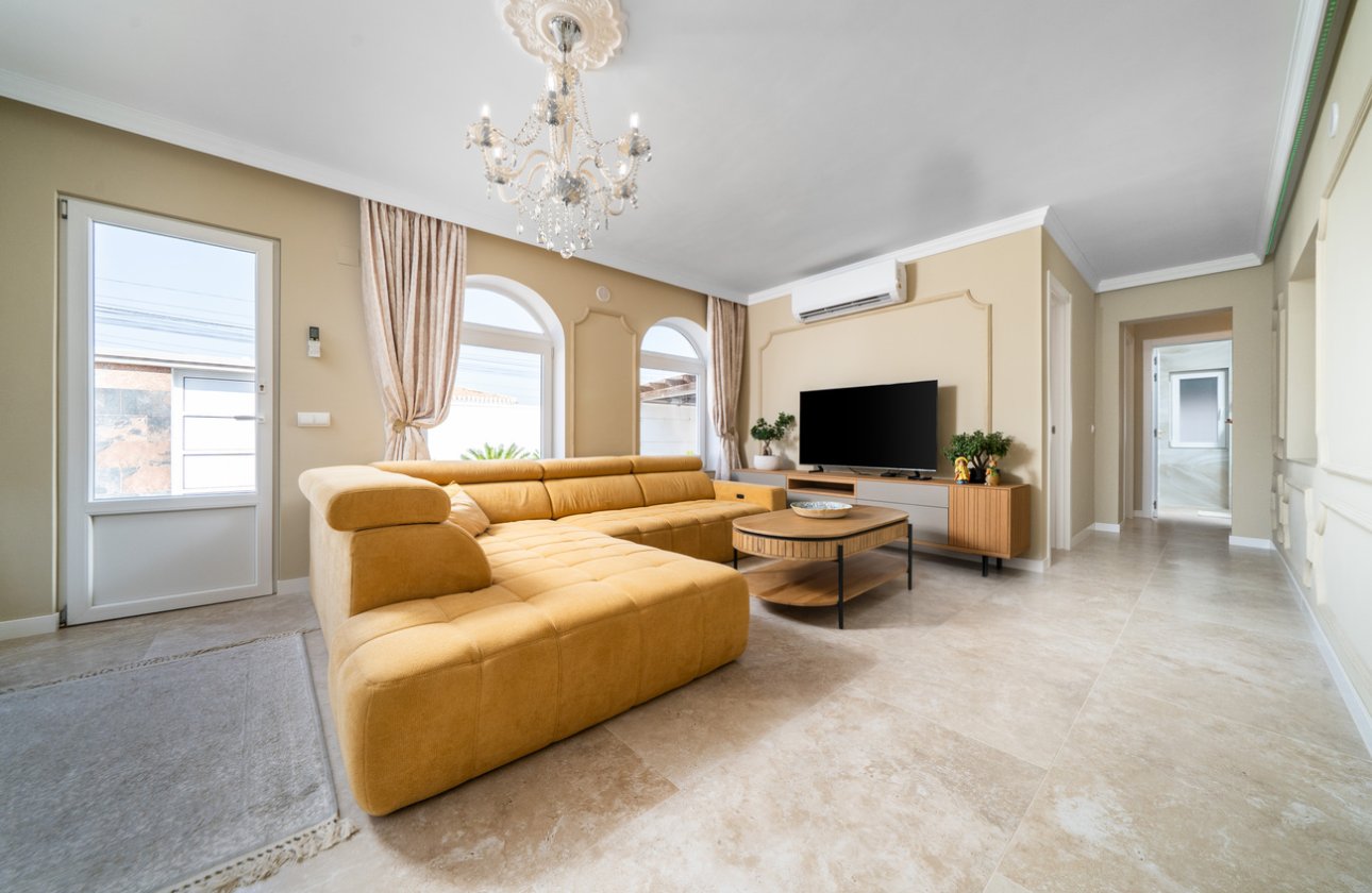 Herverkoop - Villa -
Torrevieja - Torreta