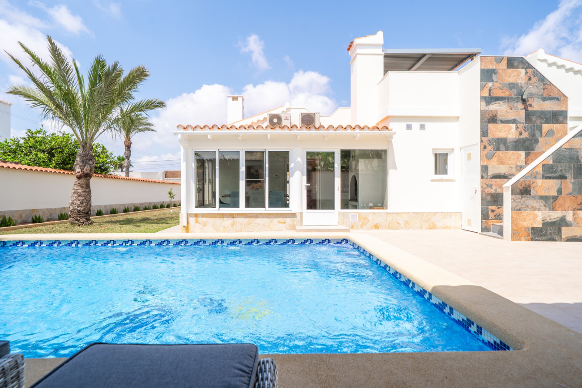 Herverkoop - Villa -
Torrevieja - Torreta
