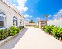 Herverkoop - Villa -
Torrevieja - Torreta