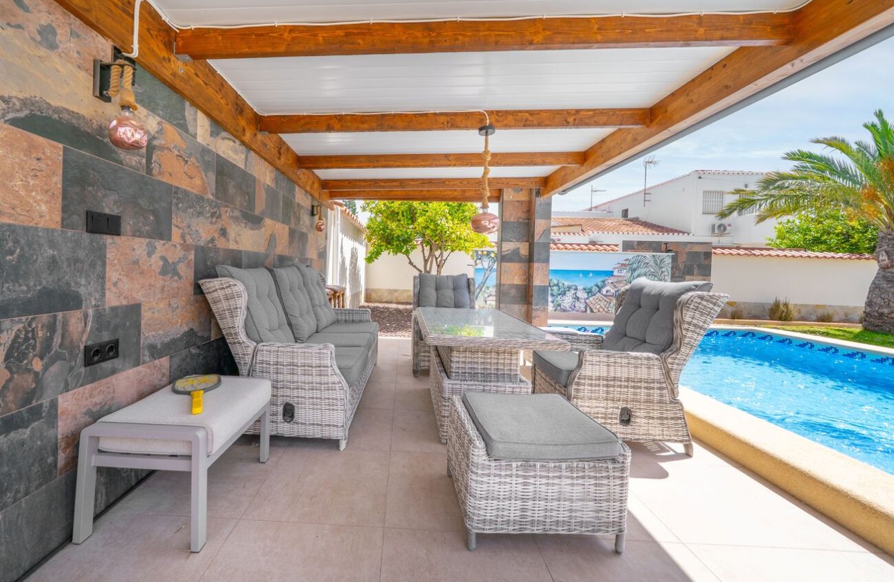 Herverkoop - Villa -
Torrevieja - Torreta