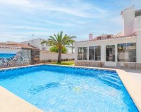 Herverkoop - Villa -
Torrevieja - Torreta