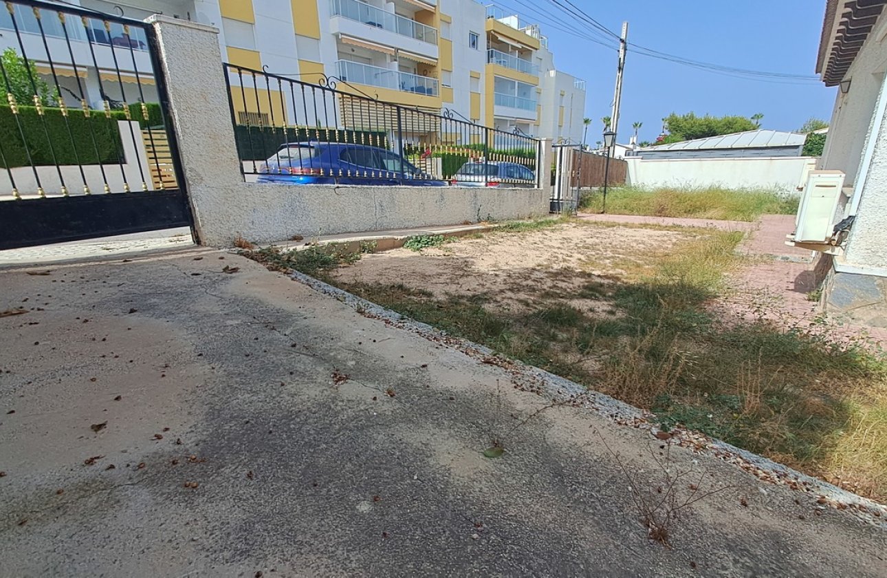 Herverkoop - Villa -
Villamartin - Costa Blanca