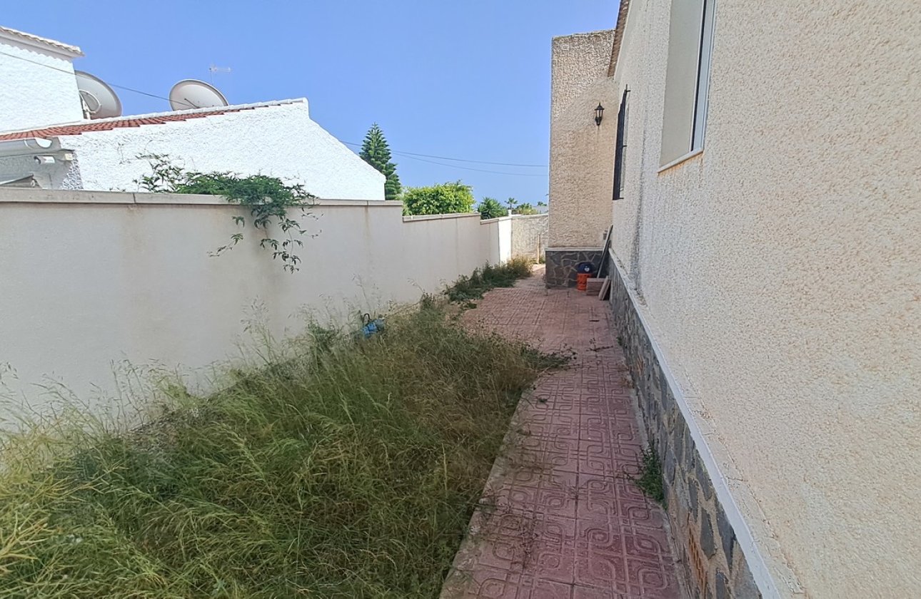 Herverkoop - Villa -
Villamartin - Costa Blanca