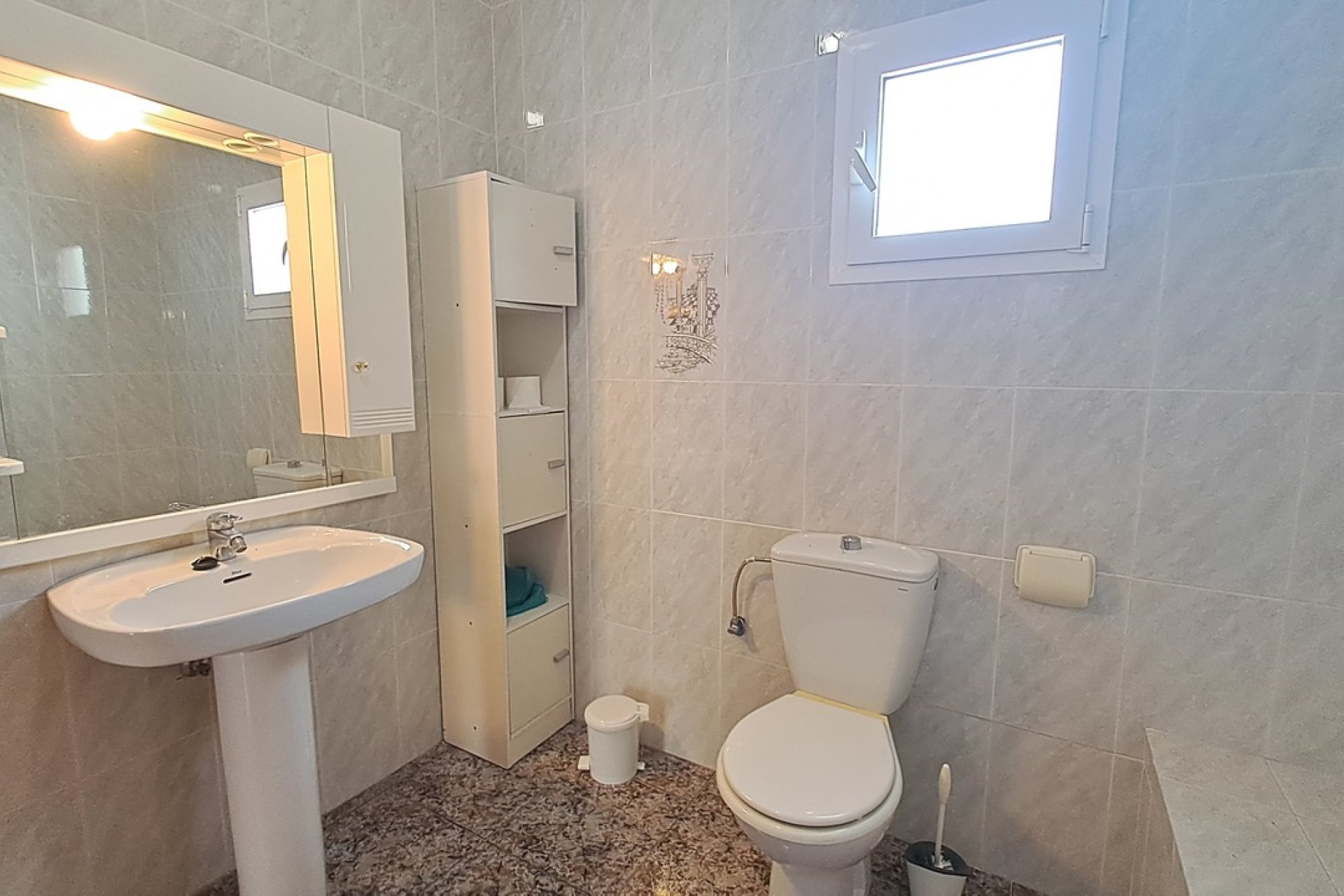 Herverkoop - Villa -
Villamartin - Costa Blanca