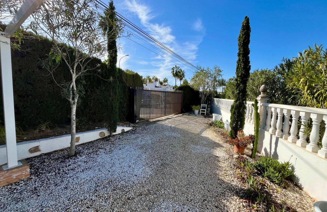 Herverkoop - Villa -
Villamartin - Costa Blanca