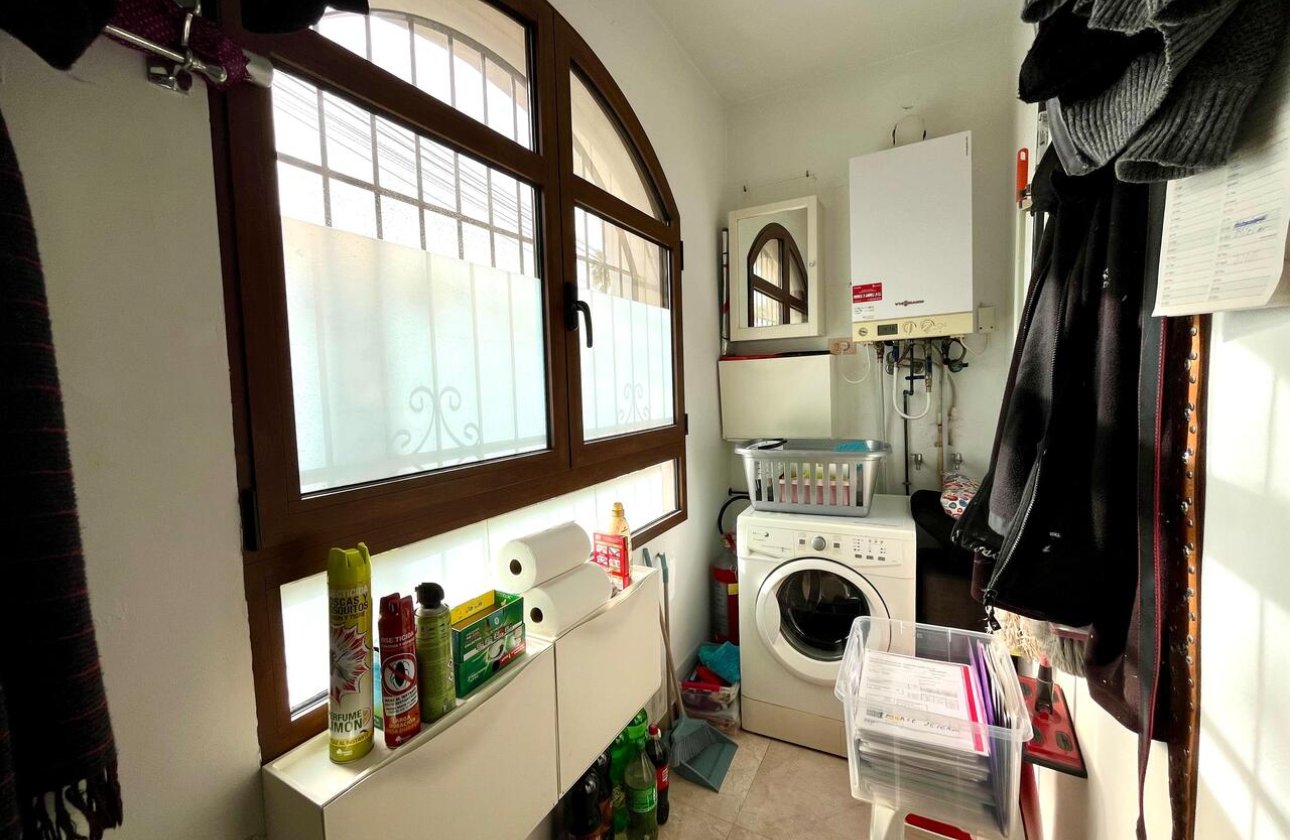 Herverkoop - Villa -
Villamartin - Costa Blanca