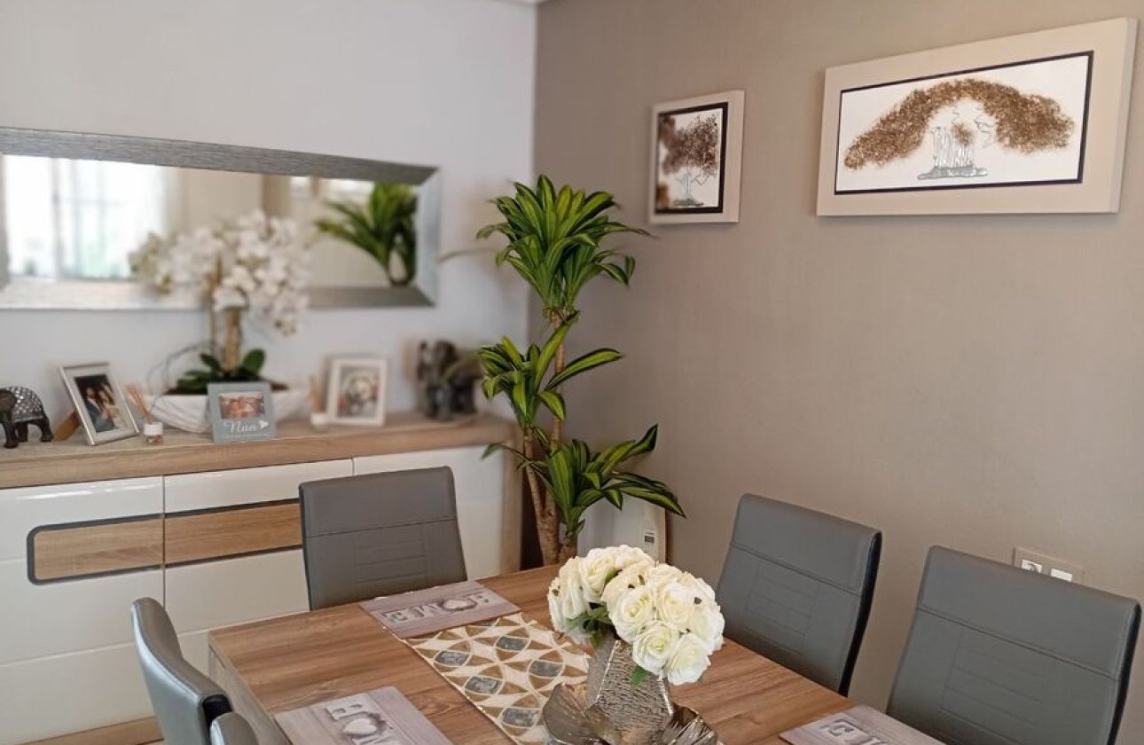 Herverkoop - Villa -
Villamartin - Costa Blanca