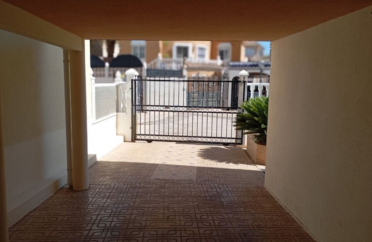 Herverkoop - Villa -
Villamartin - Costa Blanca